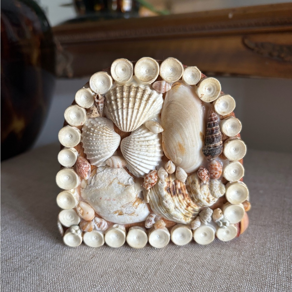 Vintage seashell napkin/letter holder
